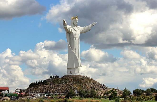 Статуя Царя Христа в Польше